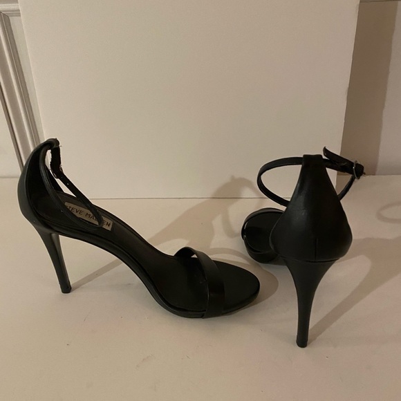 Steve Madden leather strappy heel. - Picture 3 of 6